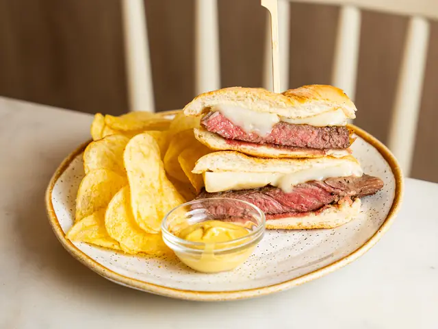 Photo: Traveller steak sandwich